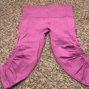Lululemon in the flow crops size 4